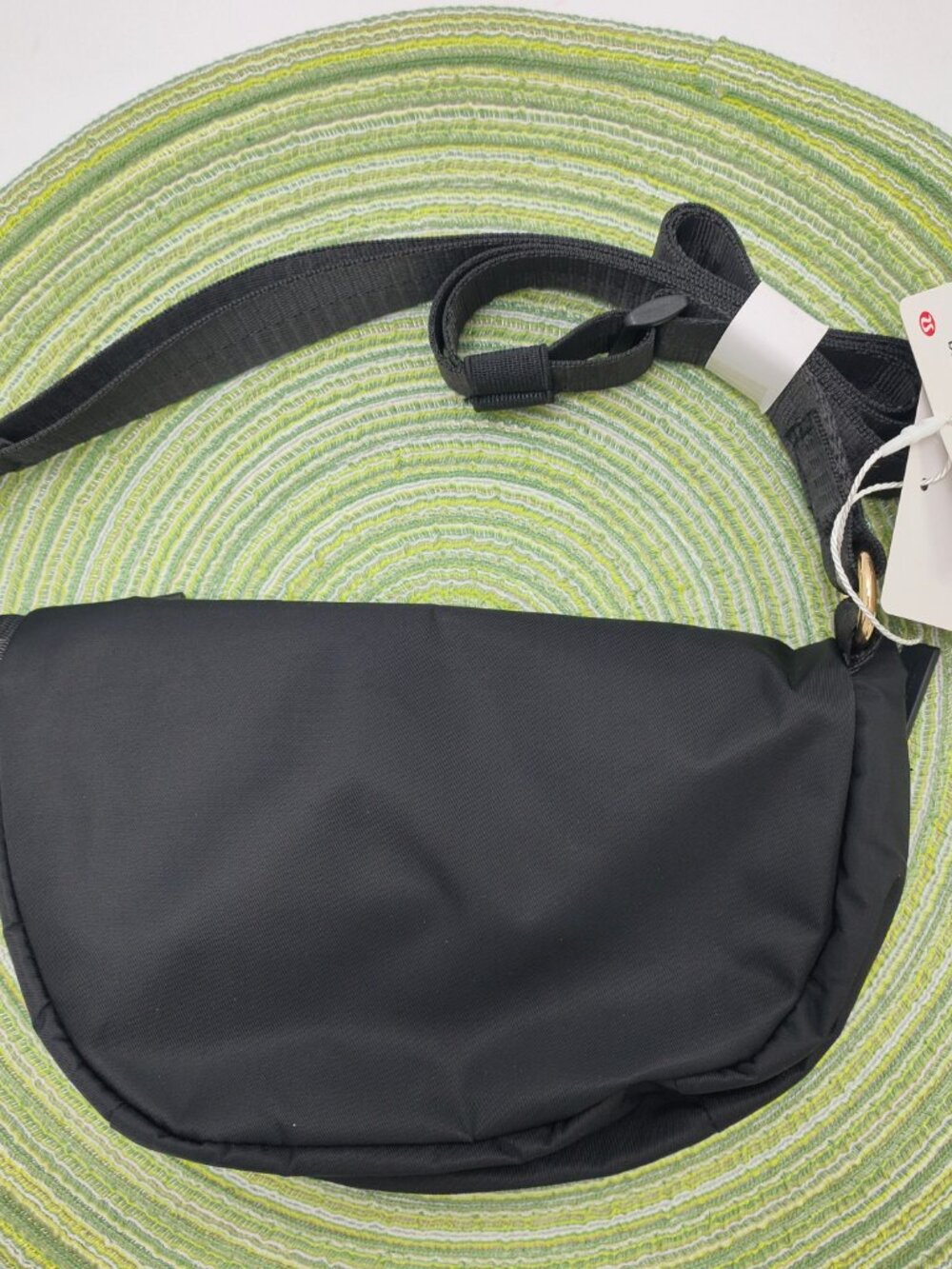 ✅✅Lululemon - All Night Festival Bag - Micro 2L - Black/Gold - Picture 4 of 8